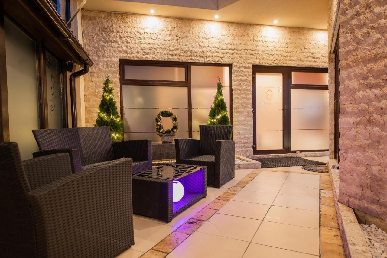 H & V Residence - Diamond Bungalow Apartment Arad Extérieur photo