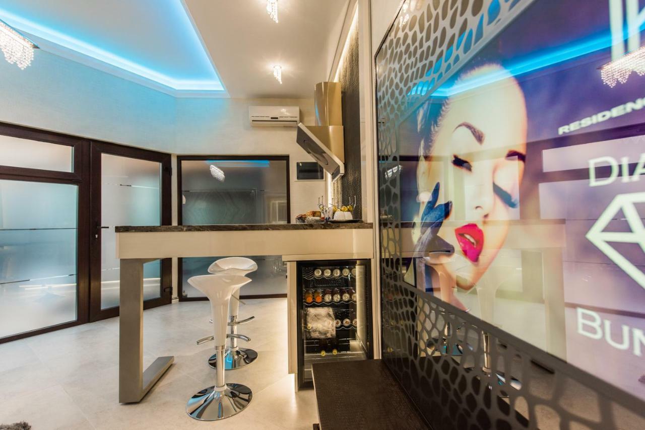 H & V Residence - Diamond Bungalow Apartment Arad Extérieur photo