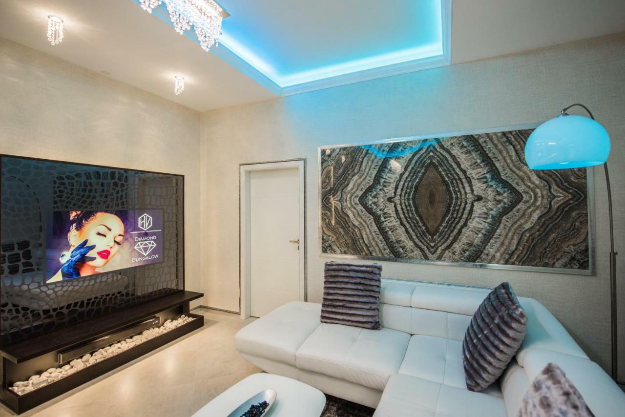 H & V Residence - Diamond Bungalow Apartment Arad Extérieur photo