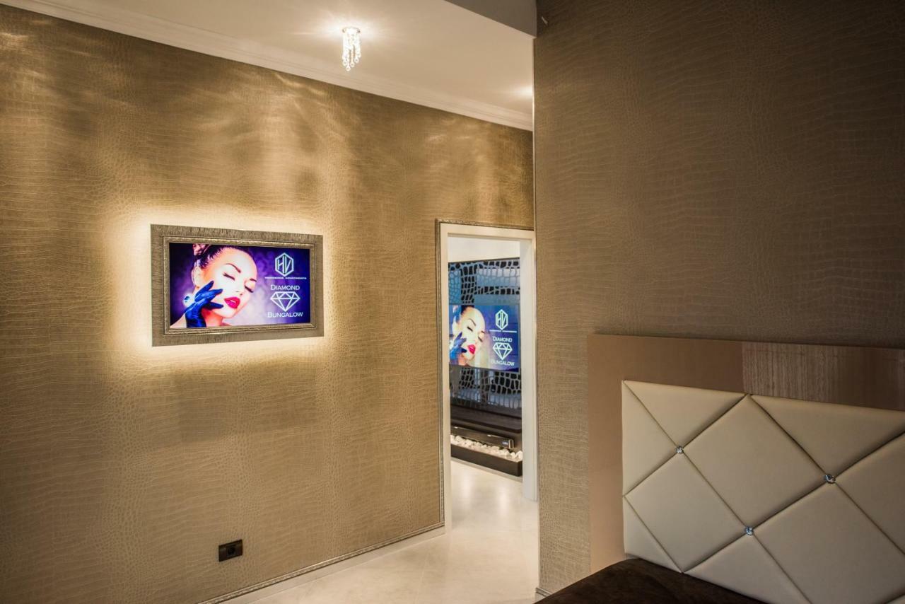 H & V Residence - Diamond Bungalow Apartment Arad Extérieur photo