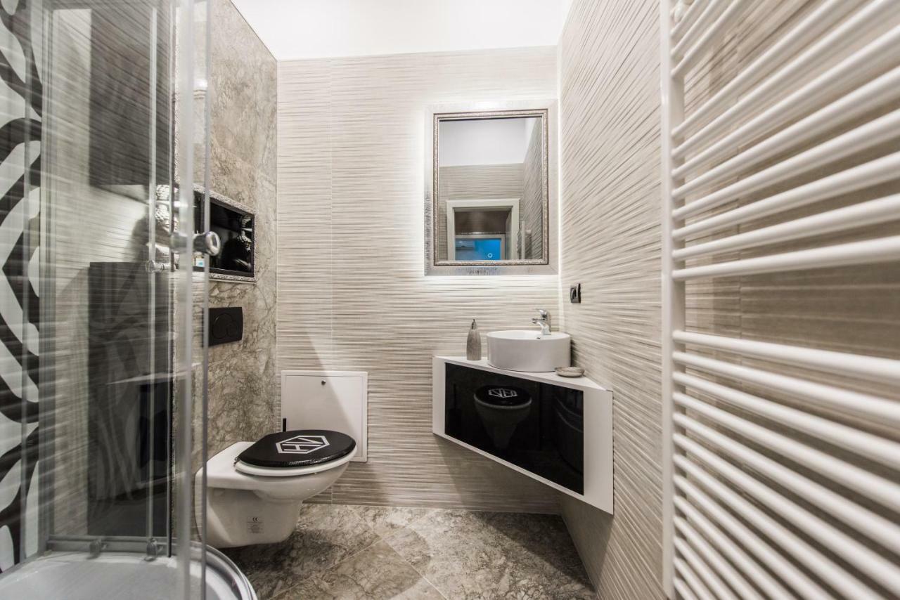 H & V Residence - Diamond Bungalow Apartment Arad Extérieur photo