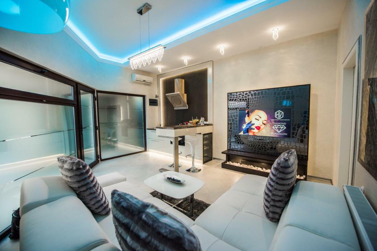 H & V Residence - Diamond Bungalow Apartment Arad Extérieur photo